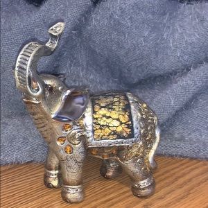 Beautiful elephant decor!